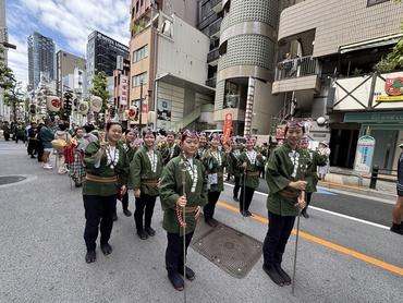 お祭りに参加している様子の画像1