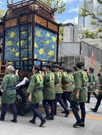 お祭りに参加している様子の画像3