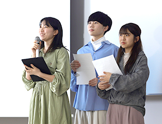 チーム医療の一員である診療情報管理士の資格取得をめざす